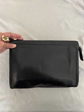 Vintage Sac Givenchy Black Leather Clutch Logo and Gold Zipper